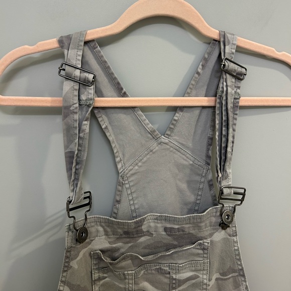 Torrid Camo Short Overalls Size 20 GUC U0817 - Picture 3 of 12